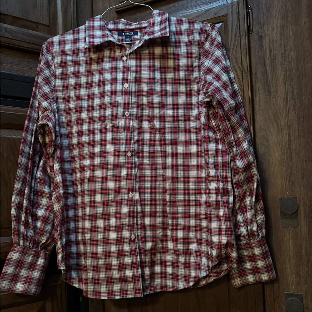 Chap's Women's button up plaid shirt with pleated sleeves. Sz Large.